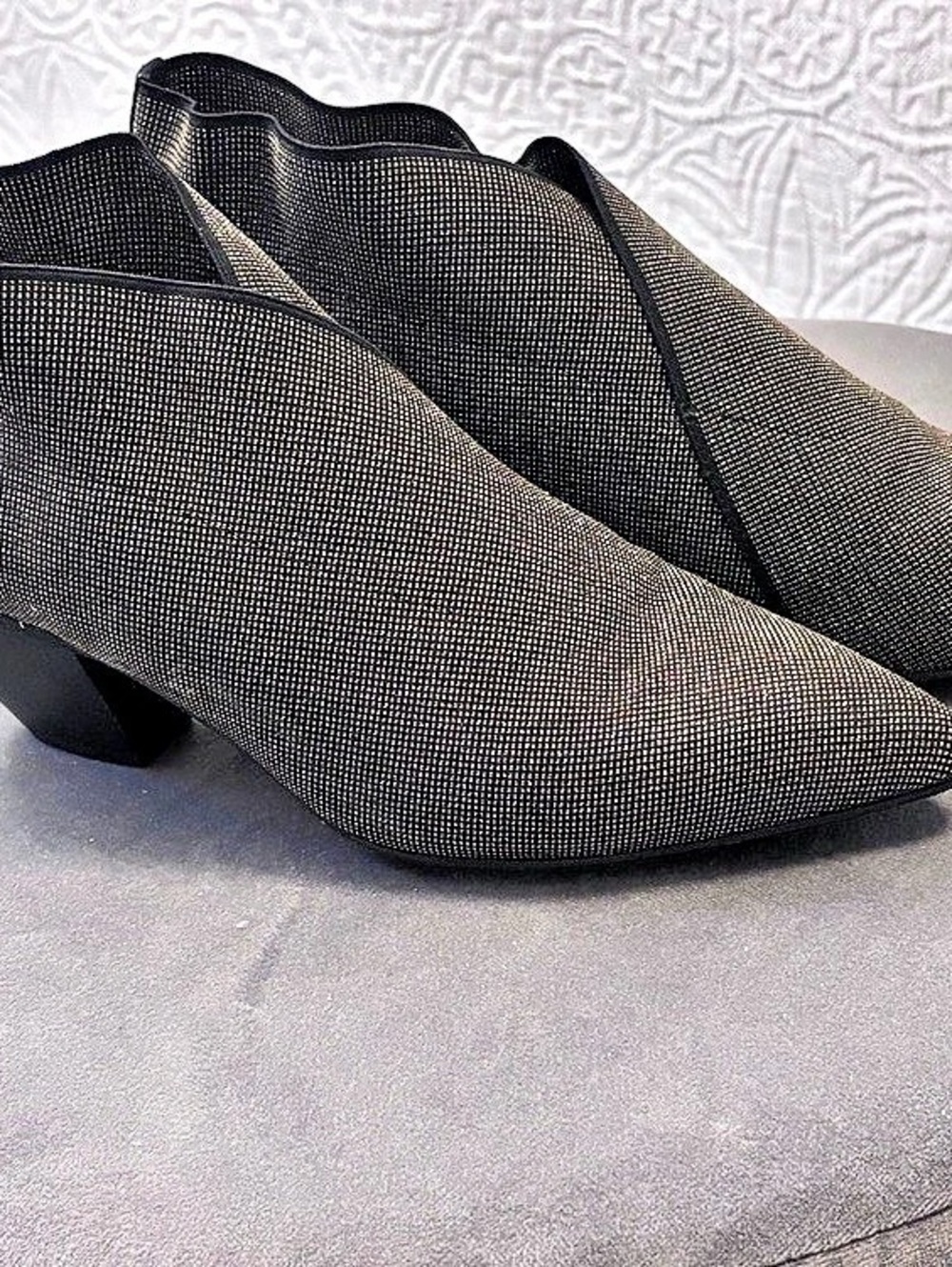 Walter Steiger Pointed Toe Heels Black & Gold US 8